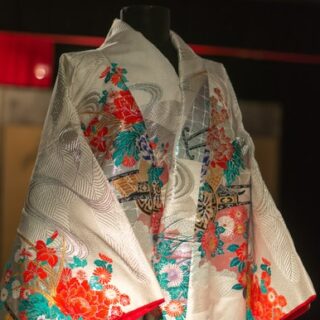 Throw-ons / kimonos